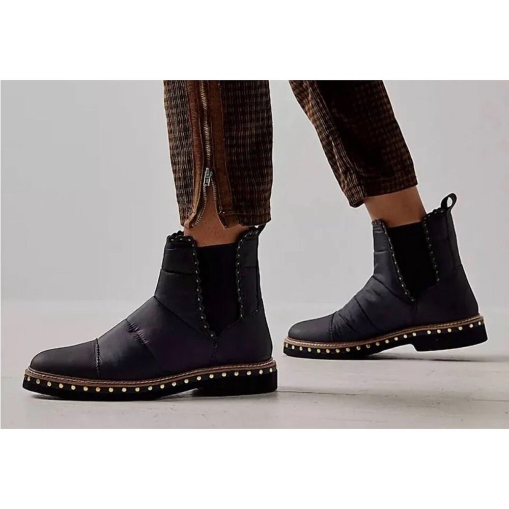 Free People Atlas Puffer Chelsea Black Boots NEW Women's Size US 6 UK 36